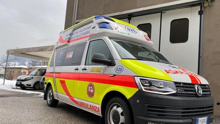 La nuova ambulanza del gruppo di soccorritori di Vestone