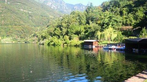 Il lago Moro: fino a giugno niente imposta di soggiorno