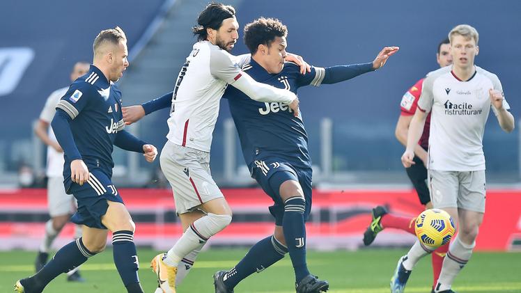 La Juventus di Pirlo piega 2-0 il Bologna