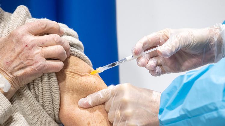 Un piano per vaccinare 6,6 milioni di lombardi entro giugno