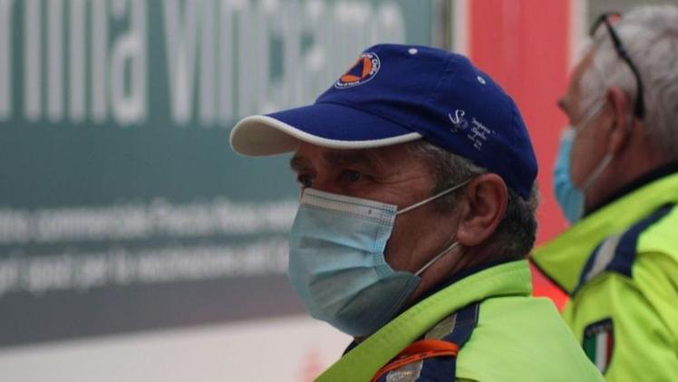 Il lavoro dei volontari della Protezione Civile è stato fondamentale in tutti i mesi della pandemia e si sta confermando tale nella gestione degli hub