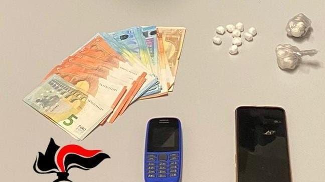 Il denaro  e la droga sequestrata