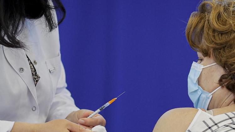 Le vaccinazioni proseguono a pieno regime in Lombardia