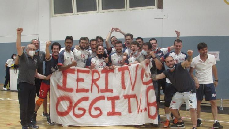 I ragazzi del Radici Cazzago festeggiano la promozione in Serie B
