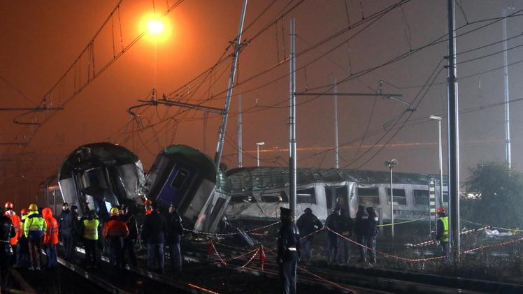 L'incidente ferroviario nei pressi della stazione di  Pioltello Limido (Milano), 25 Gennaio 2018. ANSA / MATTEO BAZZI