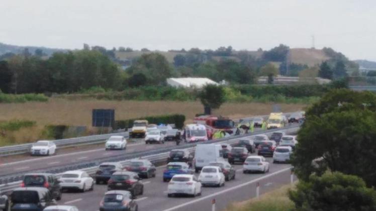 Terribile schianto ieri mattina sull’autostrada A4: la vittima è un 55 enne di origine romene residente a TorinoCode in autostrada fino a 17 chilometri dopo l’incidente