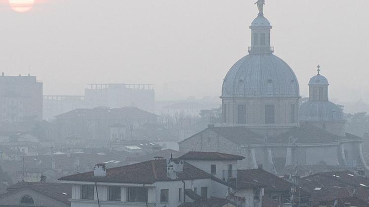Da Legambiente arrivano dati preoccupanti rispetto alla qualità dell’aria di Brescia. Risulta un numero eccessivo di giorni «fuorilegge»