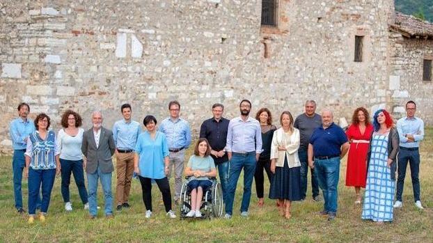 La squadra di Progetto Nave Viva: la lista candida a sindaco Matteo Franzoni espressione del centrosinistra 