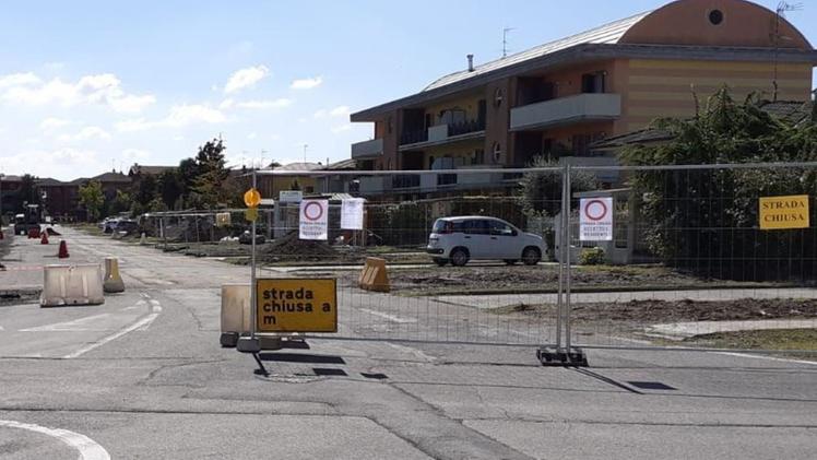Il cantiere per la riqualificazione di via Togliatti: i lavori saranno ultimati entro fine novembre
