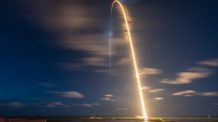 Il decollo dello SpaceX Falcon 9 con l'equipaggio Inspiration4