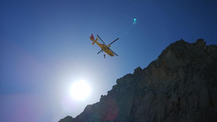 L'intervento dell'elicottero in Trentino