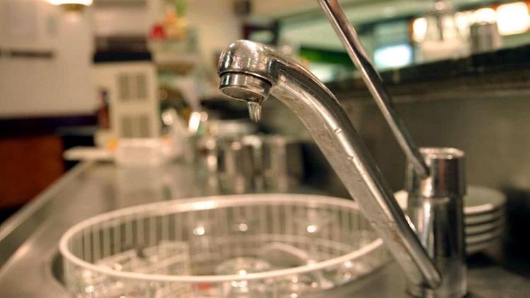 Anche gli esercenti oltre alle utenze famigliari lamentano rincari difficili da comprendere sulla bollettazione dell’acqua corrente