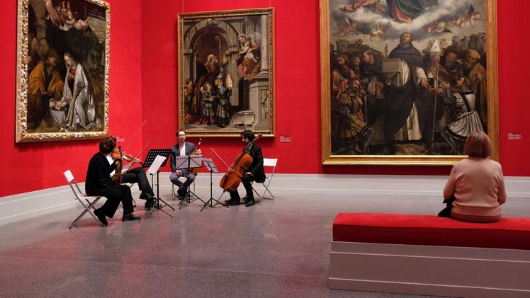 Un concerto alla Pinacoteca Tosio Martinengo di Brescia durante la Notte della Cultura 2020