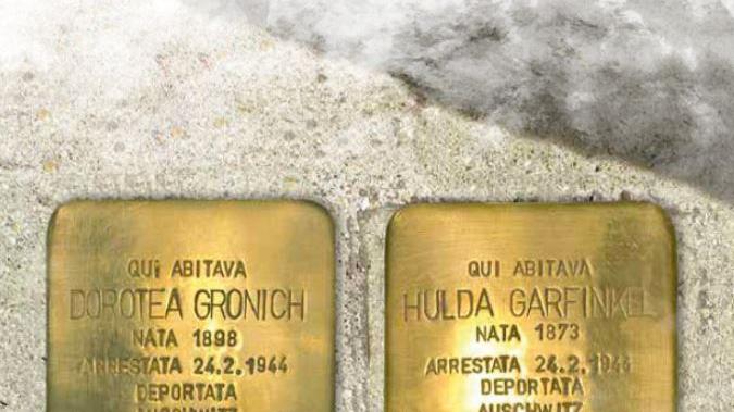 Pietre di inciampo dedicate a Hulda Garfinkel e Dorotea Gronich, due donne desenzanesi deportate ad Auschwitz nel 1944