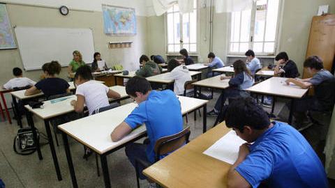 Dubbi sugli esami di terza media: come faranno i profughi per il diploma?
