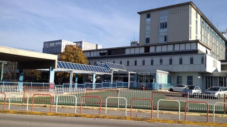 L’ospedale di Desenzano, una delle strutture dell’Asst: i sindacati contestano la gestione del personale da parte dell’azienda in tutti i presidi