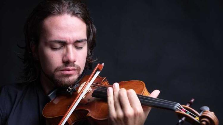 Festival e rassegne si contendono la presenza di Giuseppe Gibboni, pluripremiato violinista