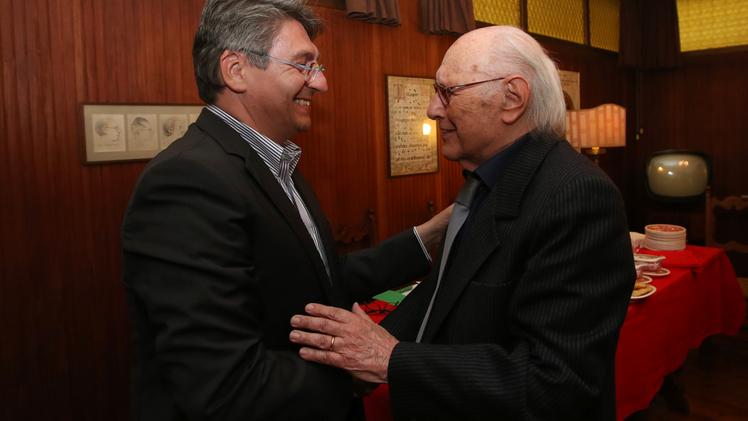 Il sindaco di Brescia Emilio Del Bono con Emanuele Severino  durante la fondazione dell'ASES nel 2017