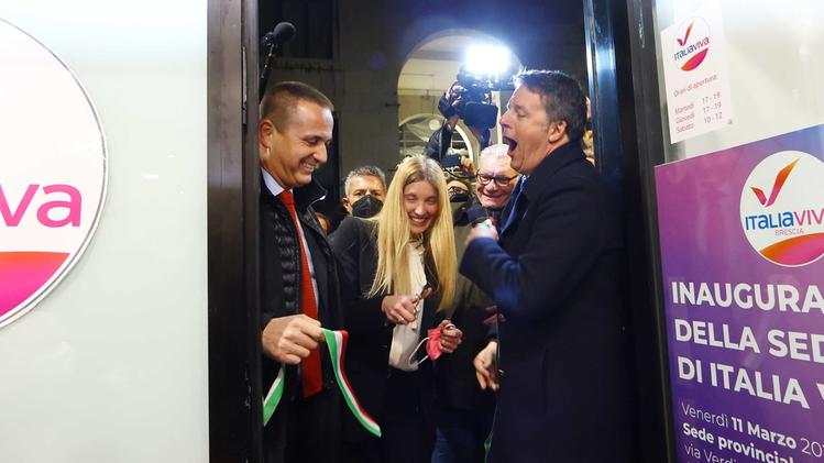 Matteo Renzi con Giambattista Groli, coordinatore provinciale, all’inaugurazione della sede bresciana di Italia Viva