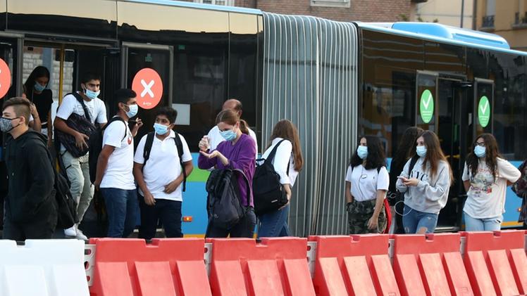 L’Agenzia del Trasporto pubblico locale rassicura: nessun rincaro sul prezzo degli abbonamenti scolastici in vista del nuovo anno