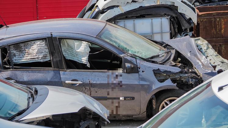 La Renault Clio distrutta nell'incidente