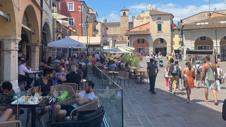 Una stagione turistica ricca di soddisfazioni per Desenzano  che si avvia a superare il milione di presenze