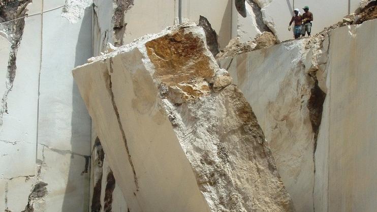 Cave di marmo di Botticino: dopo due anni di vertenze legali il bando per l’affidamento dei giacimenti prende forma