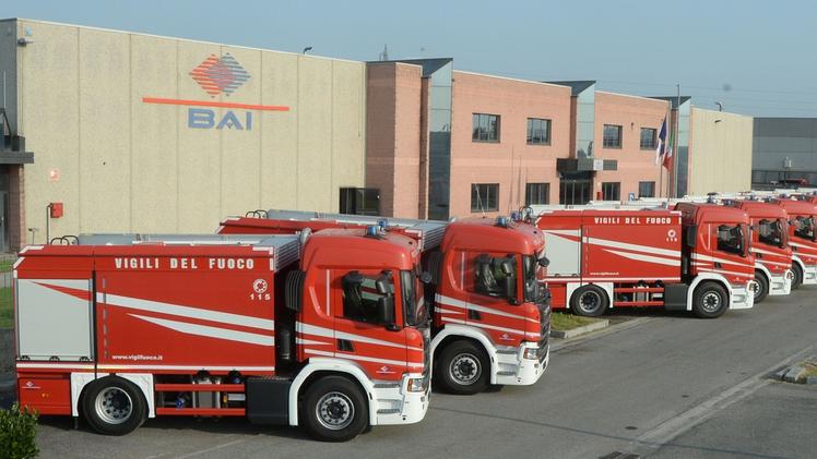 Una panoramica dei veicoli antincendio realizzati dalla BAI di Bagnolo Mella destinati alla clientelaGiacinto Savoldi e Flavio Gandolfi