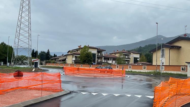 Attesa da venti anni, la rotonda al confine tra Bovezzo e Concesio sta prendendo finalmente forma 