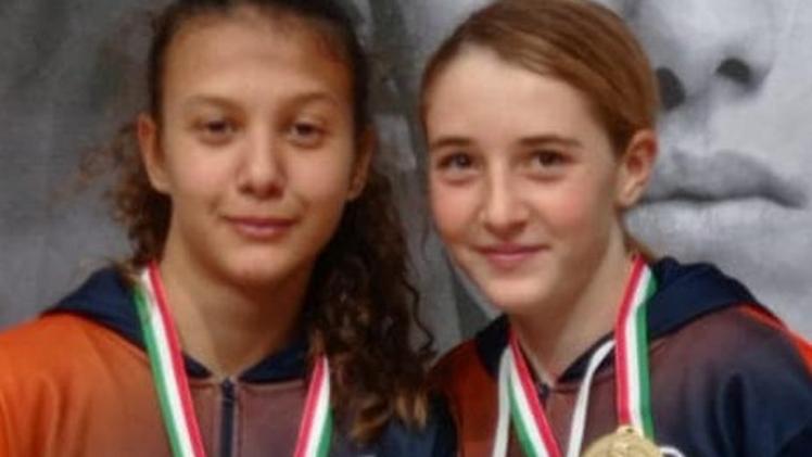 Camilla Perina, Aurora Pendoli e Alice Fenaroli (Master Rapid Skf) mostrano orgogliose le medaglie vinteIl gruppo del Karate Genocchio di Rovato: una spedizione fruttuosaElisa Sportelli e Lisa Maffizioli