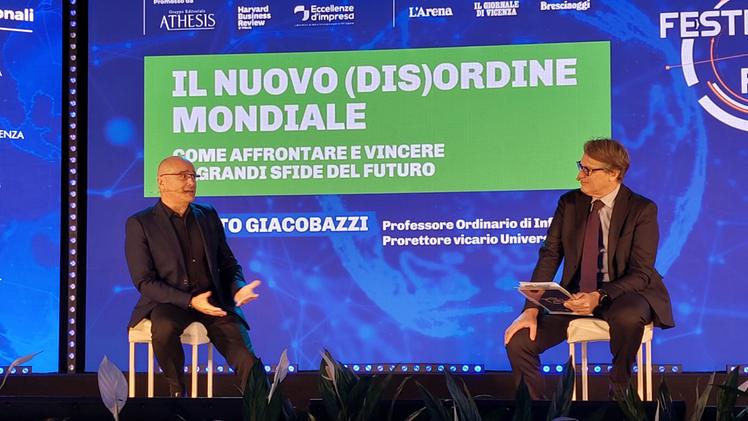 Roberto Giacobazzi, prorettore dell'università degli studi di Verona, al Festival del Futuro con Matteo Montan