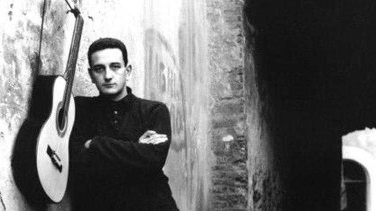 Piero Ciampi morì il 19 gennaio 1980: oggi viene ricordato su molti palchi tra cui quello del Monamì di Montichiari