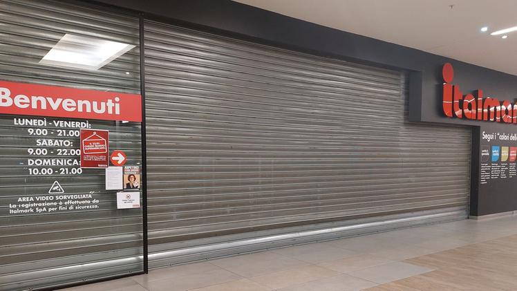 Chiuso anche il supermercato Italmark al Freccia Rossa, per il centro commerciale  adesso comincia la fase delle incognite totali: cosa succederà?