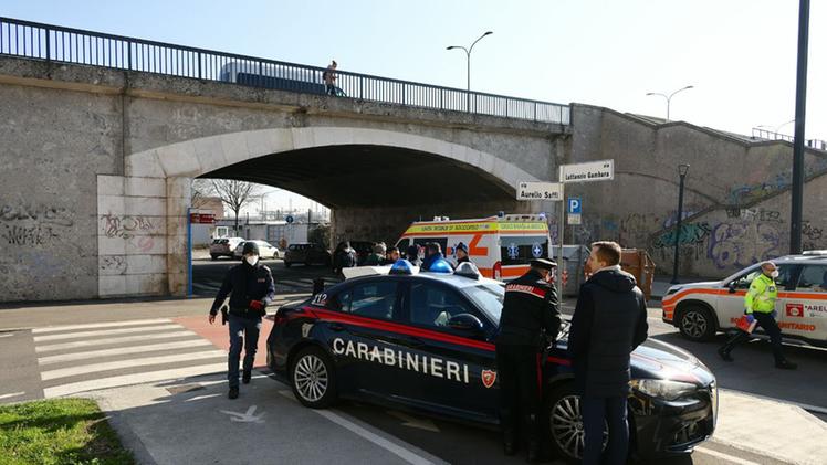 I carabinieri sul luogo dell'incidente (foto Only Crew)