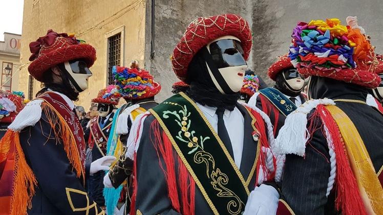 Bagolino  C’è una crepa tra i «balarì» dello spettacolare Carnevale dell’alta Valsabbia