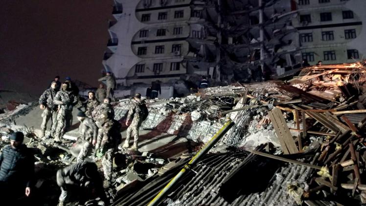 I primi interventi dopo il terremoto in Turchia
