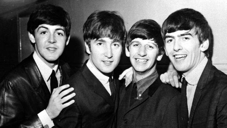 Oggi i Beatlesiani Associati festeggiano in diretta su Raidue dal Beatles Museum di Brescia i sessant’anni dall’uscita di «Please Please Me»