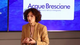 Sonia Bozza  di Acque Bresciane ha illustrato gli interventi del gestore e suggerito piccole azioni quotidiane